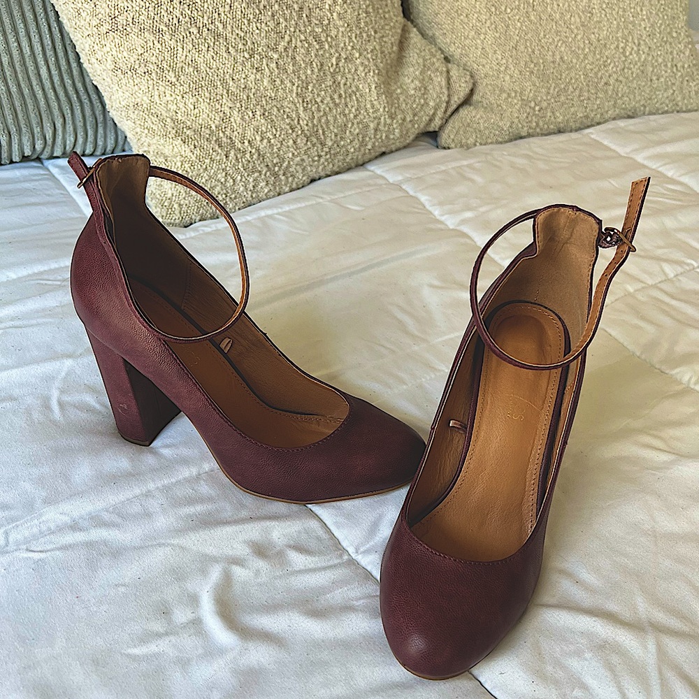 Eva Mendes heels